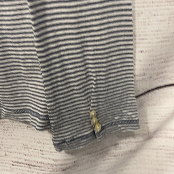gray white long henley sleeve shirt top Gap Body M - Picture 8 of 8